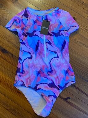 Women’s One Piece Multi Color Shirt Sleeve Seimsuit NWT Size XL